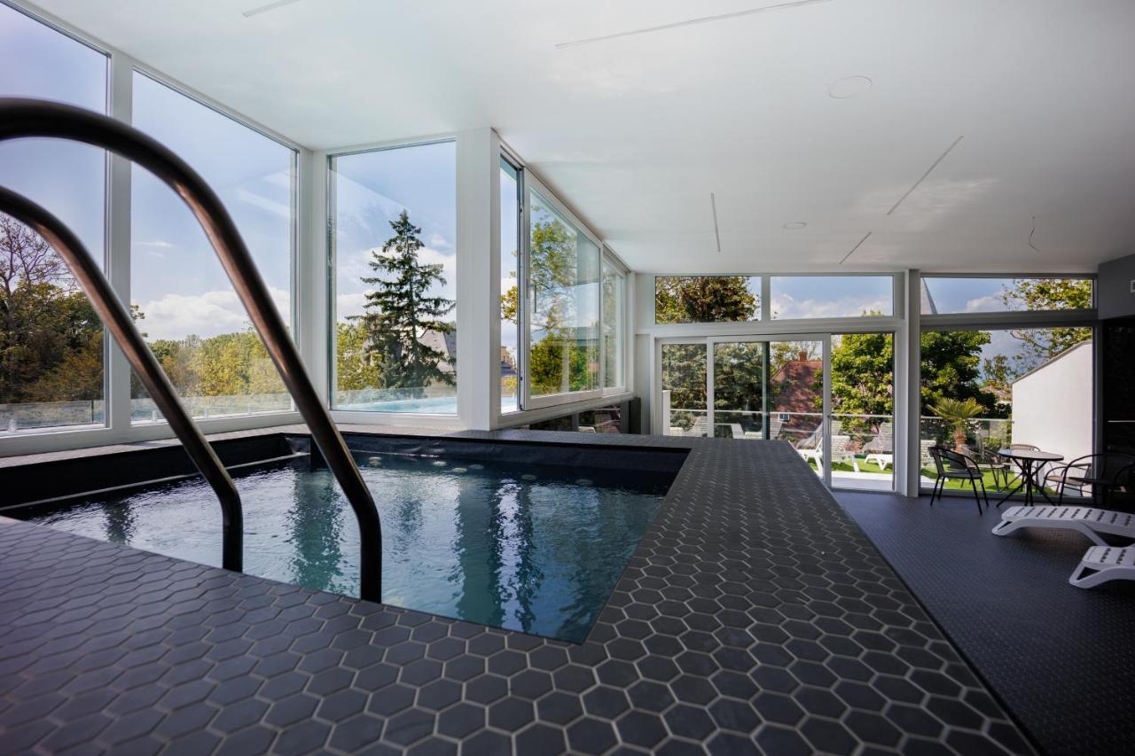 Villa Bauhaus Wellness Apartman Fsz. 3 Siófok Eksteriør bilde